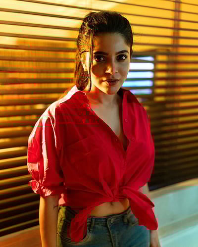 நானும் ரௌடிதான்...! திவ்ய பாரதி!